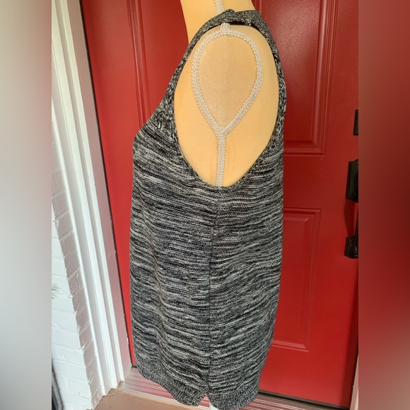 Gap brand tank top, black with some white - Picture 5 of 6